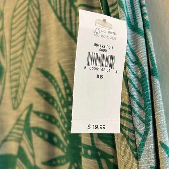 Two XS Old Navy Sleeveless Tops NWT - Picture 6 of 9